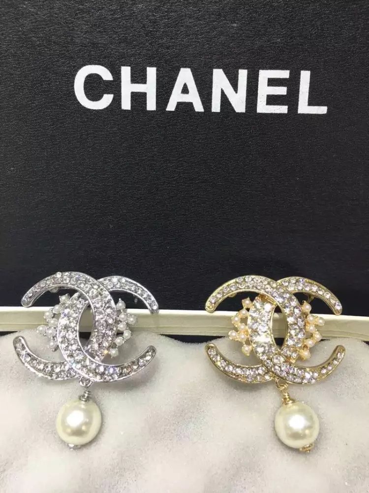 Spilla Chanel Modello 239